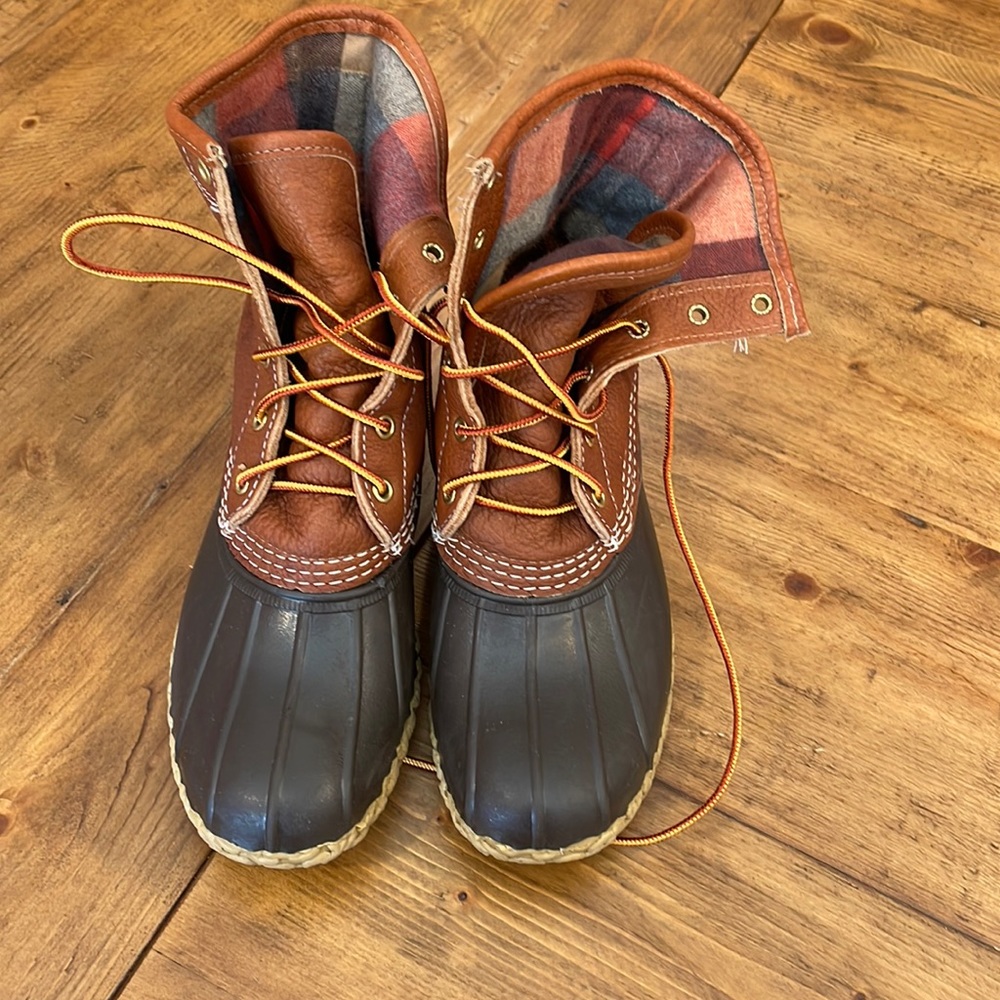 L.L. Bean • Flannel Lined Bean Boot • EUC